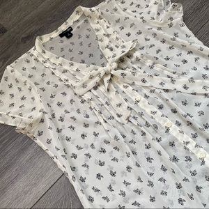 White Pattern Flowy Top